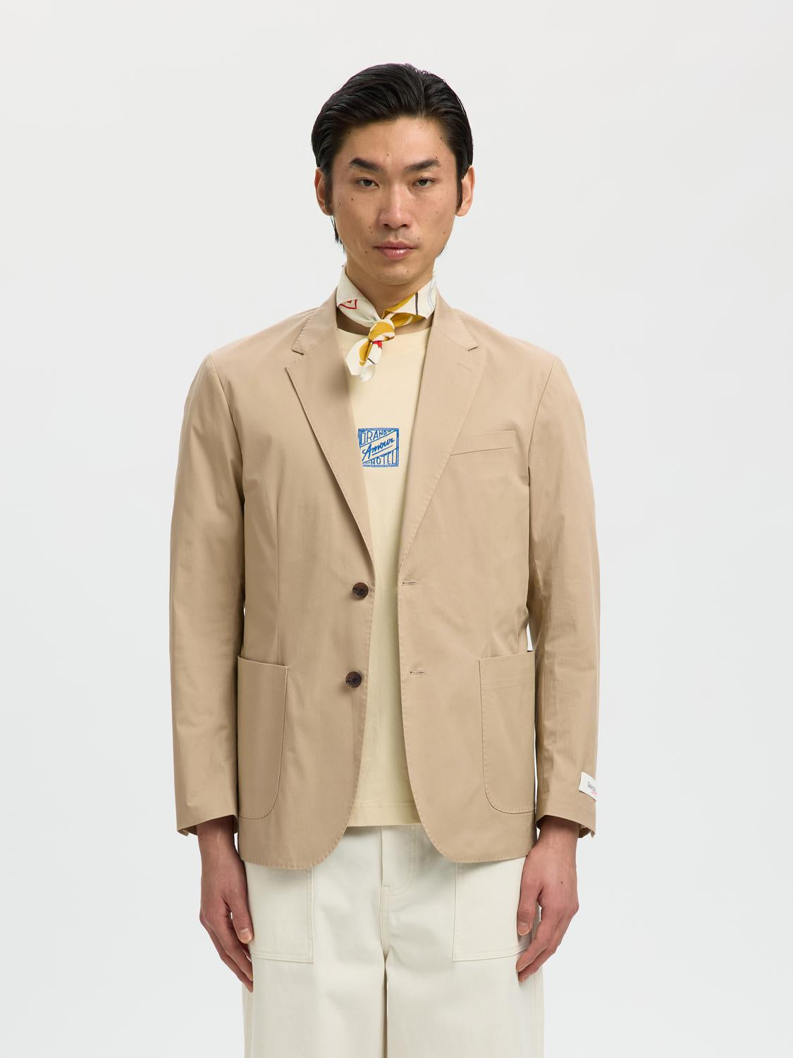 model_shot-front